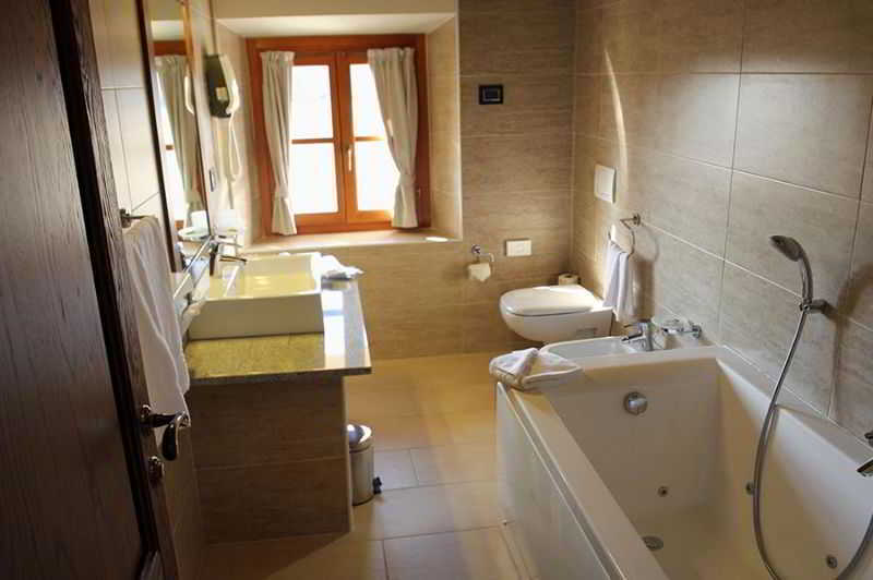 Hotel Cascina Canova Uggiate Extérieur photo