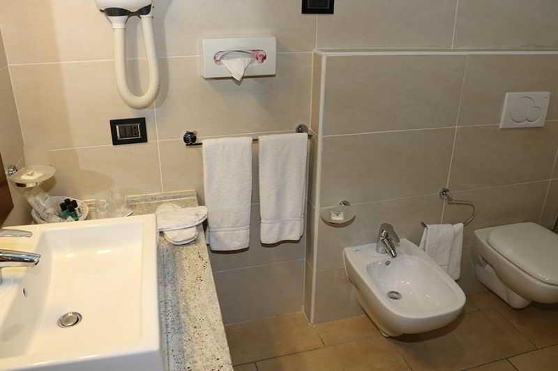 Hotel Cascina Canova Uggiate Extérieur photo