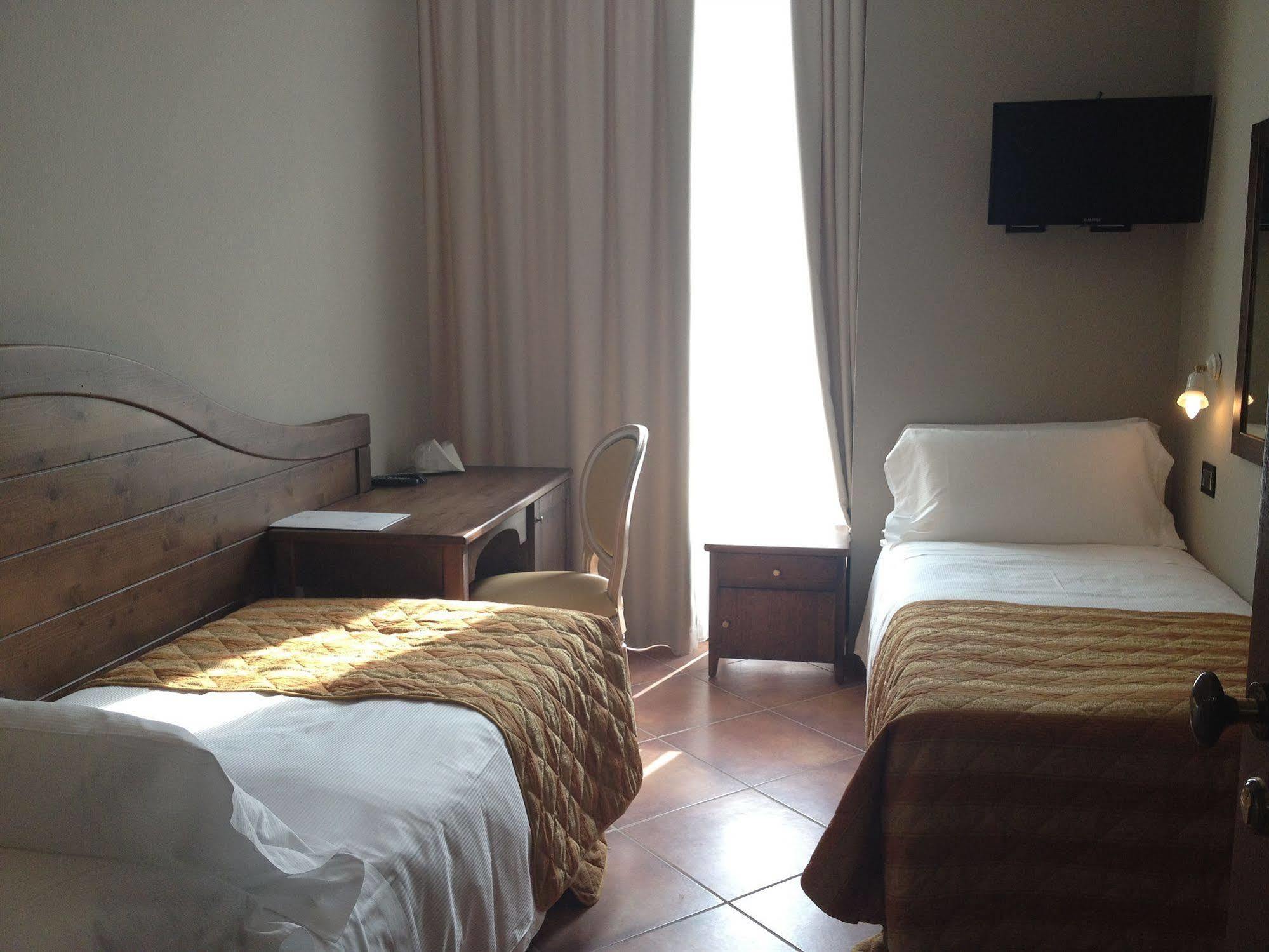 Hotel Cascina Canova Uggiate Extérieur photo
