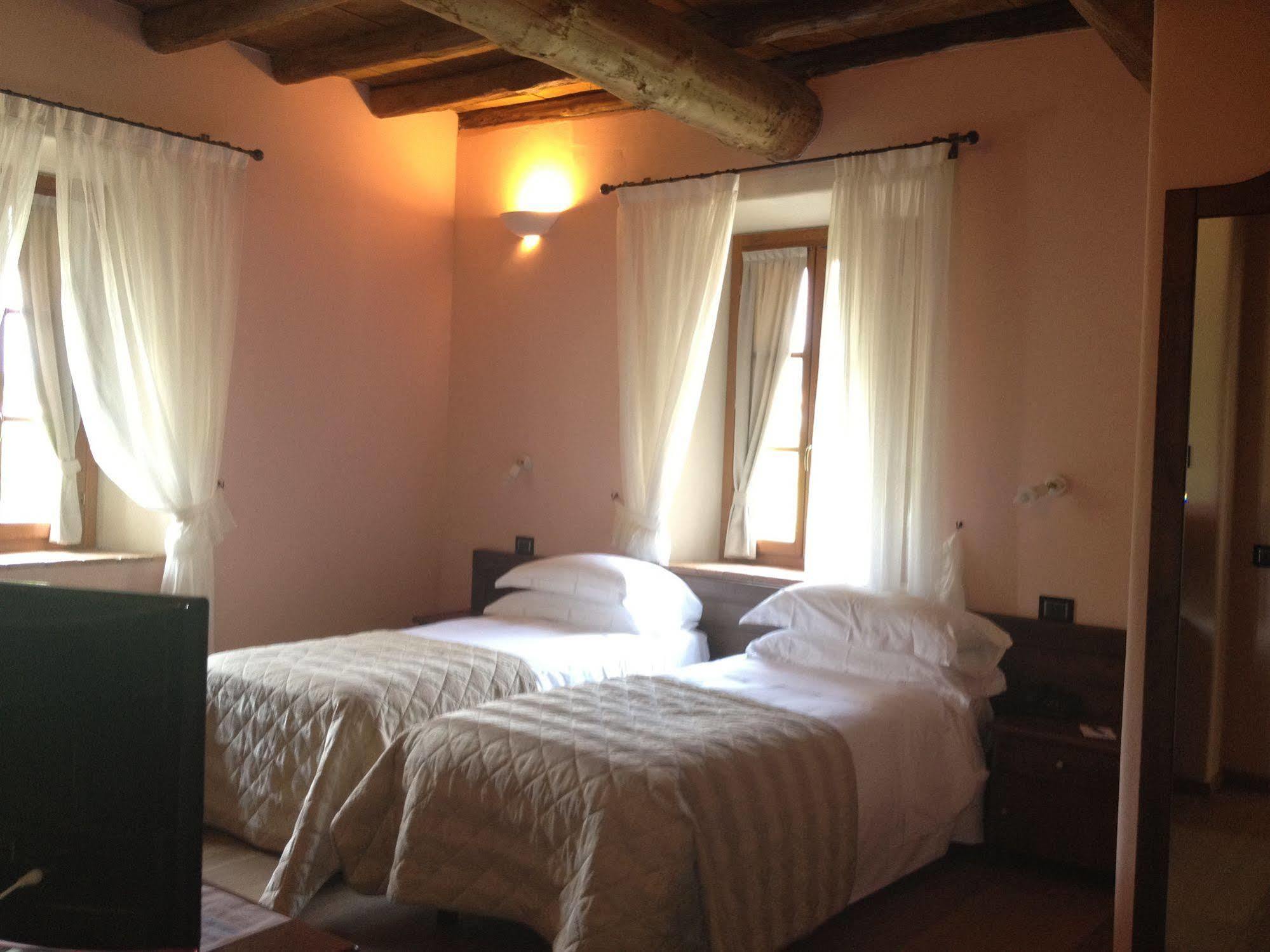 Hotel Cascina Canova Uggiate Extérieur photo