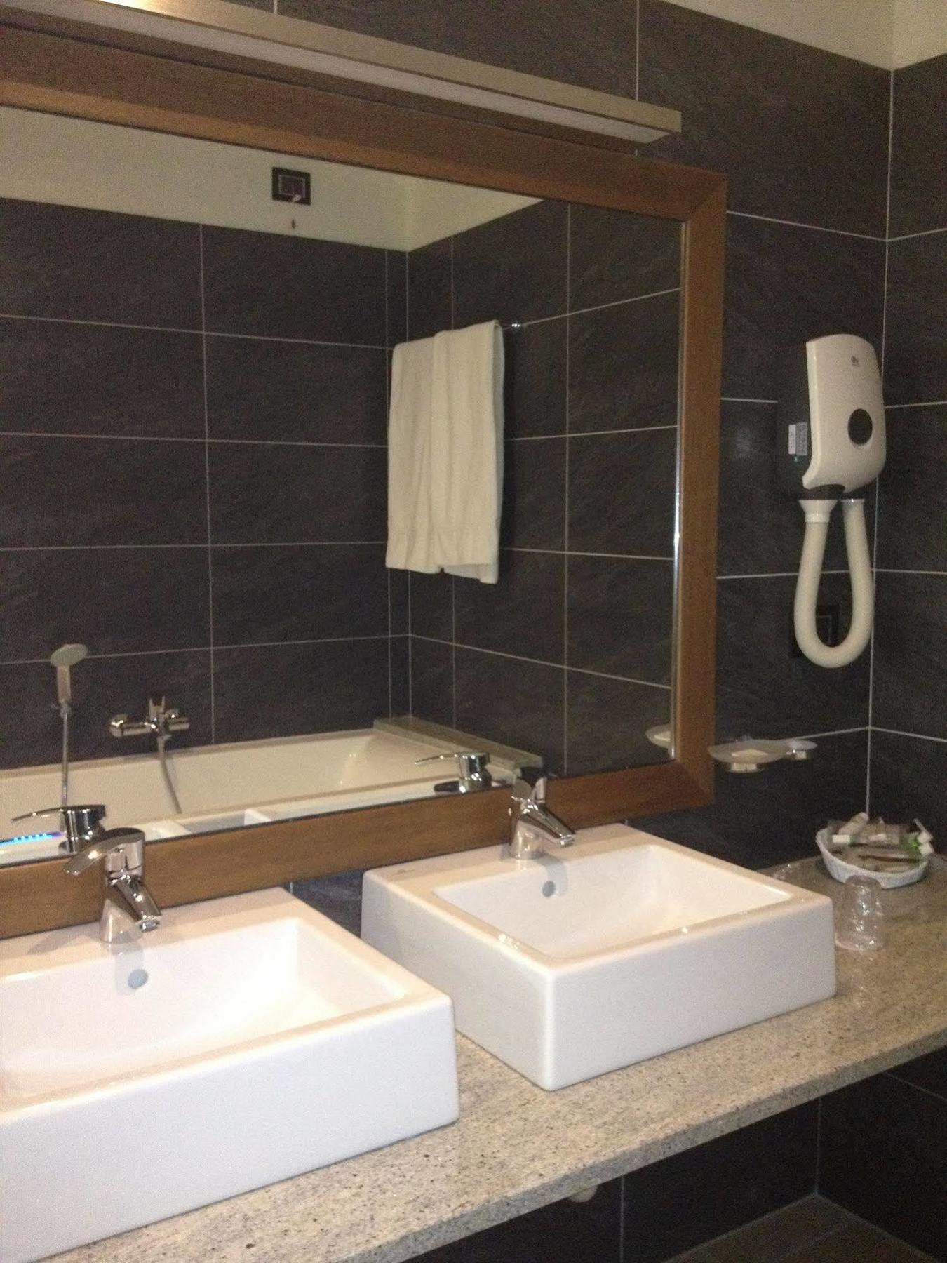 Hotel Cascina Canova Uggiate Extérieur photo