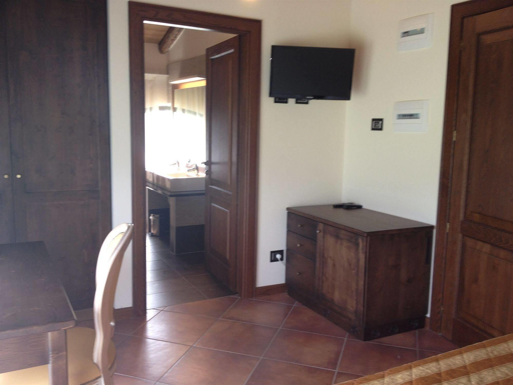Hotel Cascina Canova Uggiate Extérieur photo