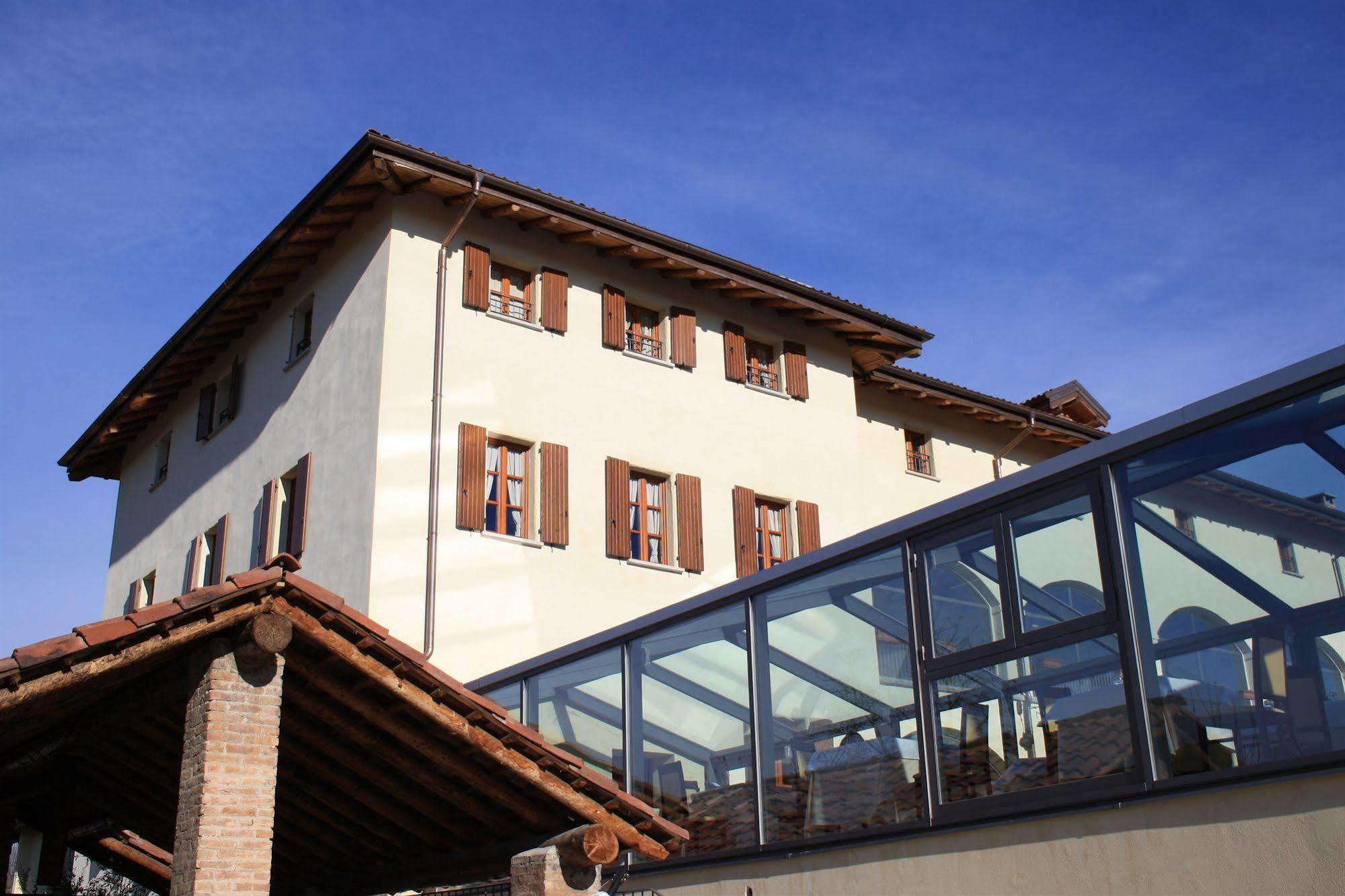 Hotel Cascina Canova Uggiate Extérieur photo